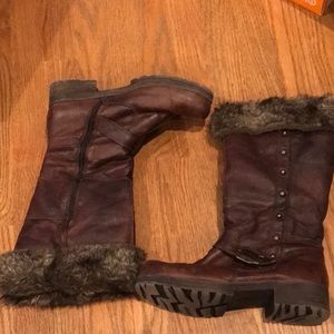 Bear traps boots size 8.5
